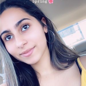 Meet your Posher, Alexandra